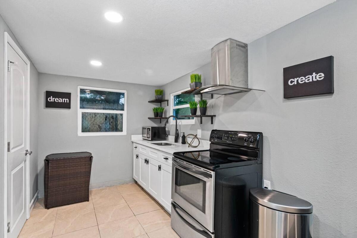 شقة Modern House In Clearwater With Access To A Shared Swimming Pool سيفتي هاربور المظهر الخارجي الصورة